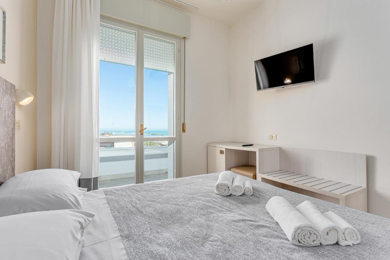 Hotel Caesar Lido Di Savio Extérieur photo
