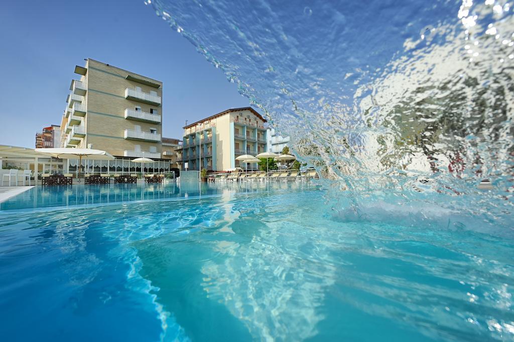 Hotel Caesar Lido Di Savio Extérieur photo