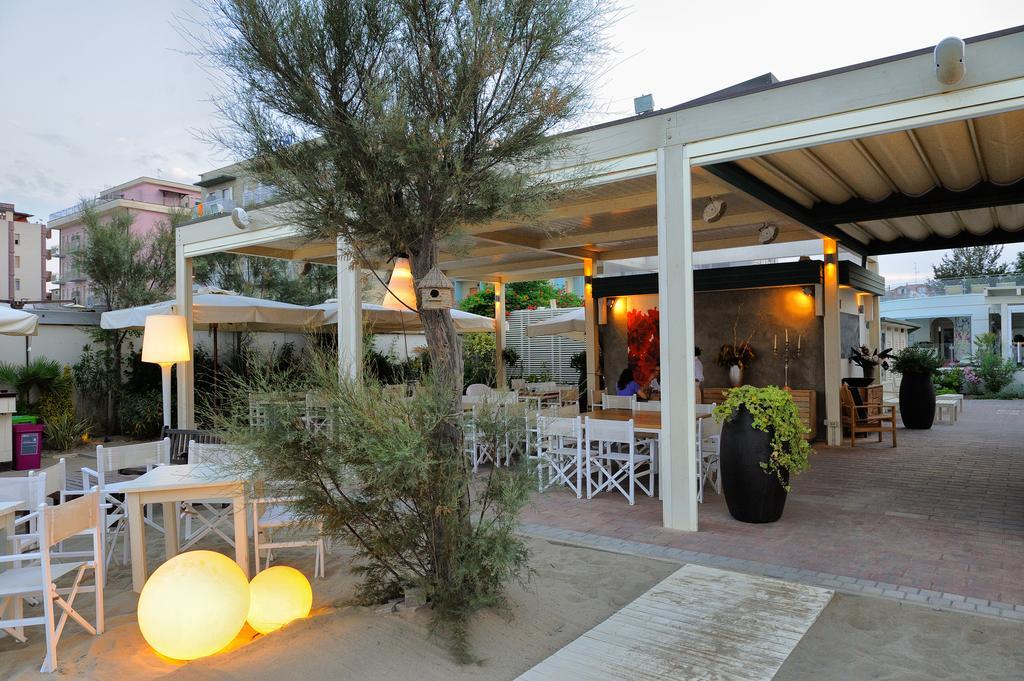Hotel Caesar Lido Di Savio Extérieur photo